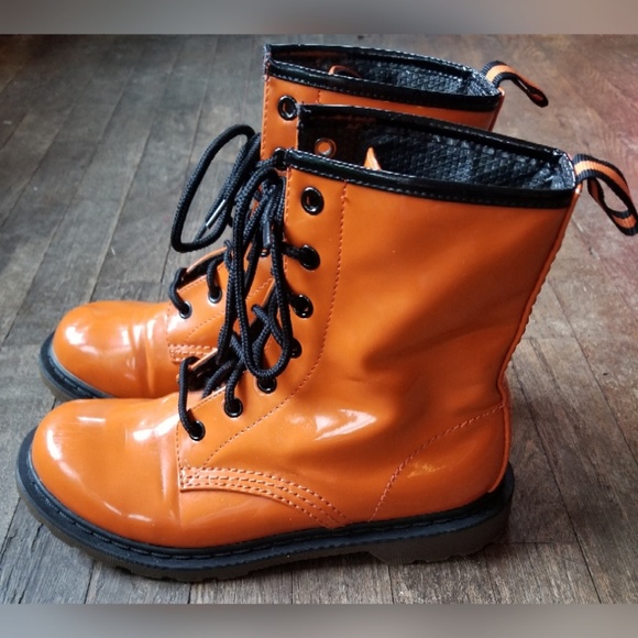 no boundaries combat boots